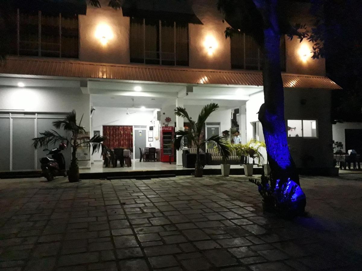 Bevary City Hotel Anuradhapura Exterior photo