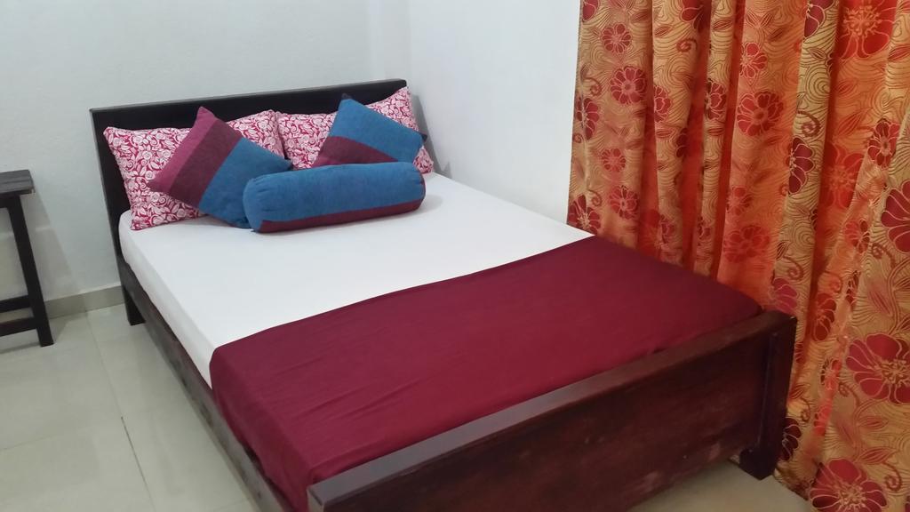 Bevary City Hotel Anuradhapura Exterior photo