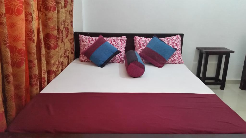 Bevary City Hotel Anuradhapura Exterior photo