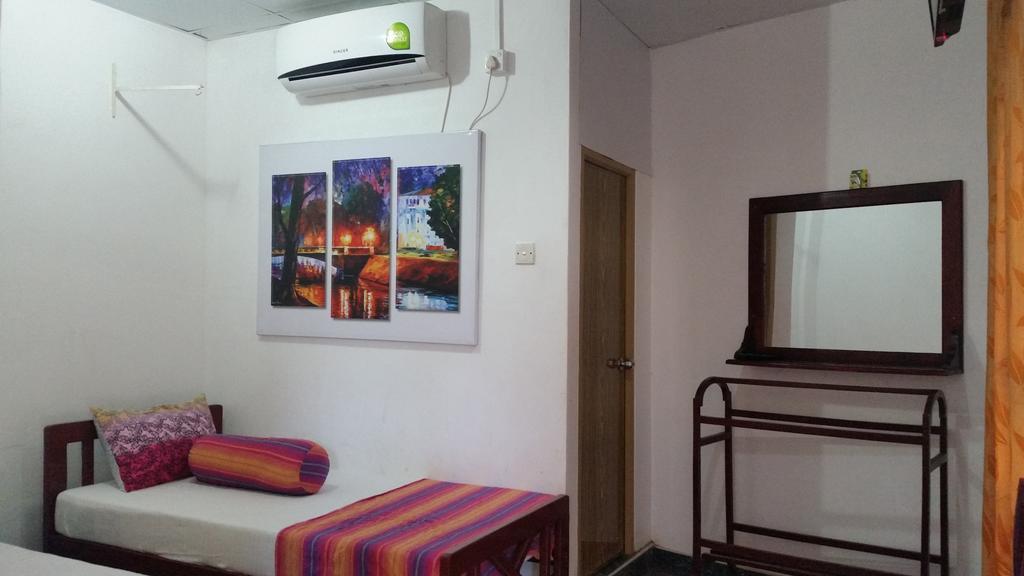 Bevary City Hotel Anuradhapura Exterior photo