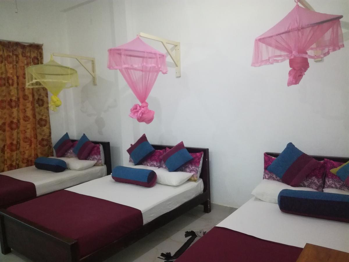 Bevary City Hotel Anuradhapura Exterior photo